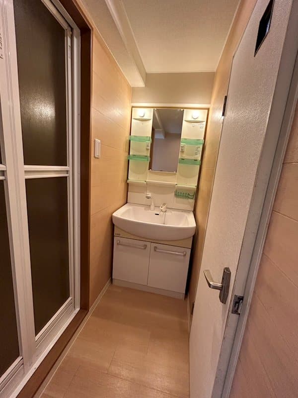 Room image 15