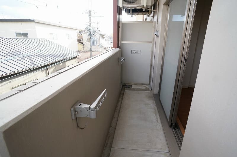 Room image 8