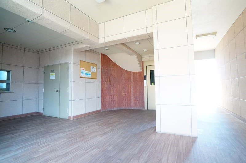 Room image 13