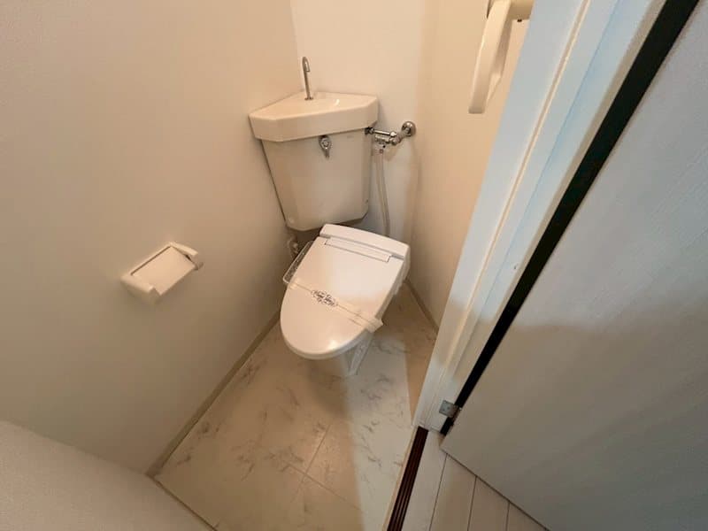 Room image 13