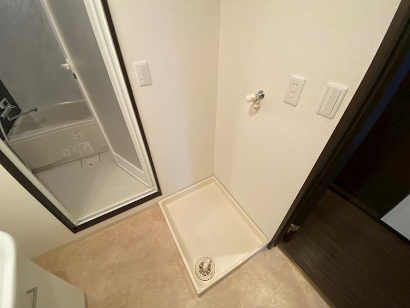 Room image 13