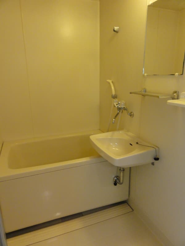 Room image 8