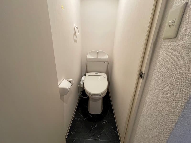 Room image 8