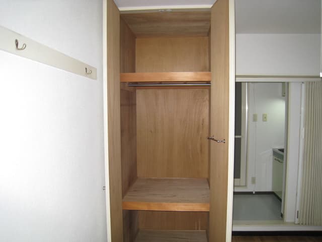 Room image 12
