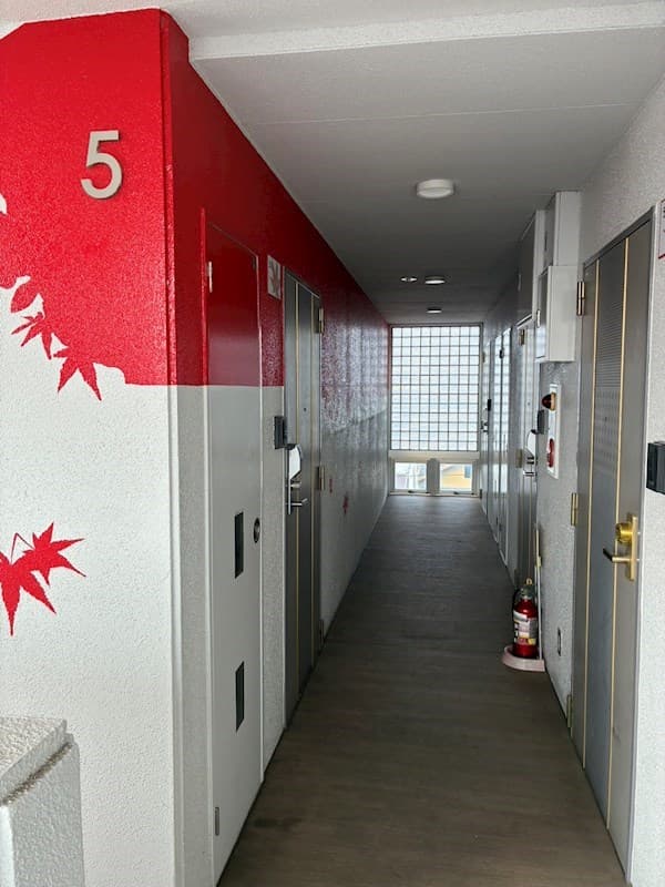 Room image 15