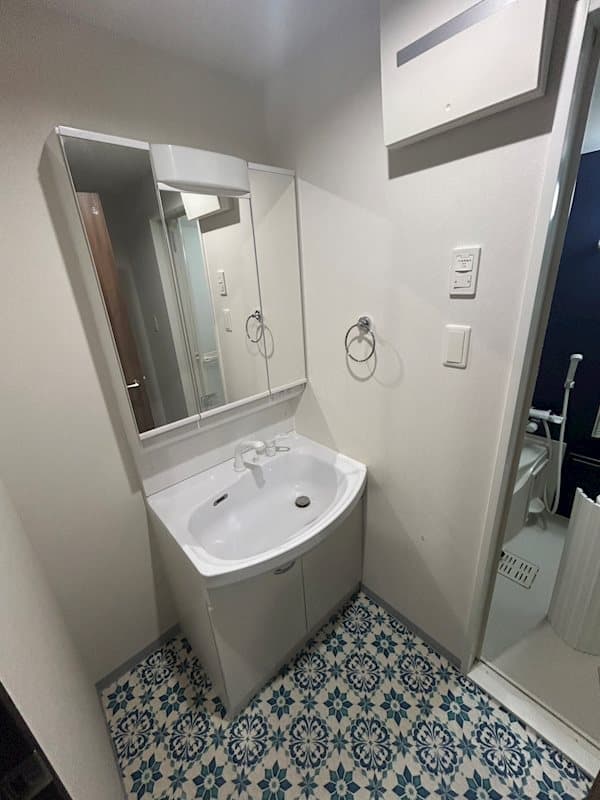 Room image 8