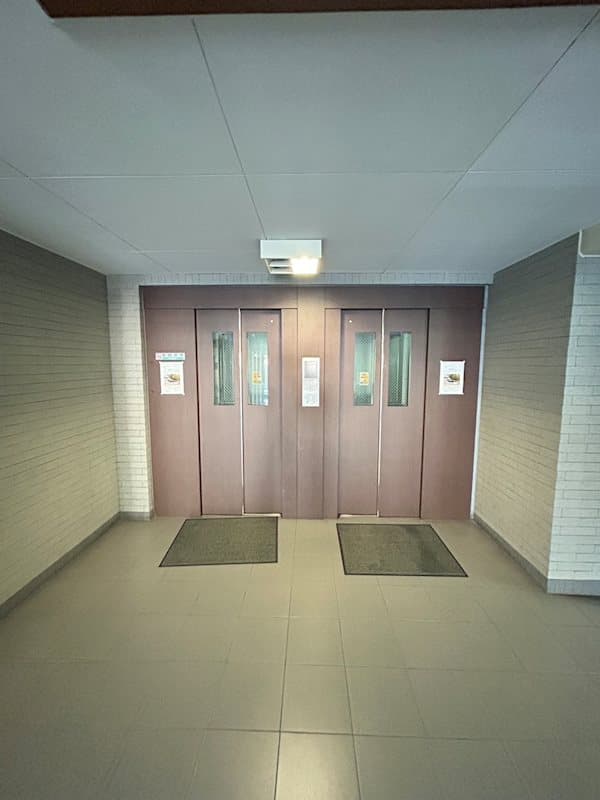 Room image 12