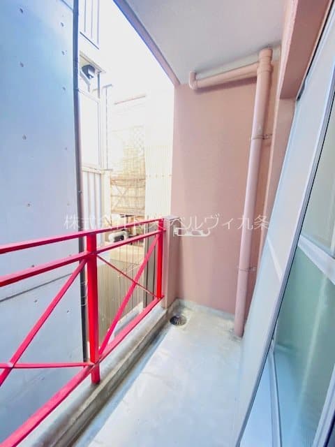 Room image 8