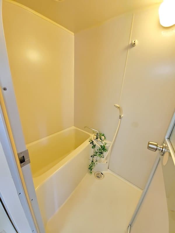 Room image 8