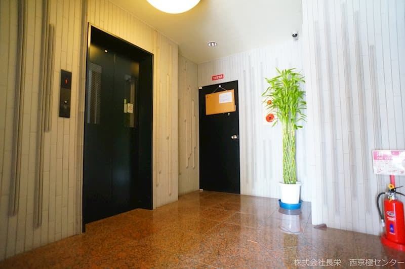 Room image 9