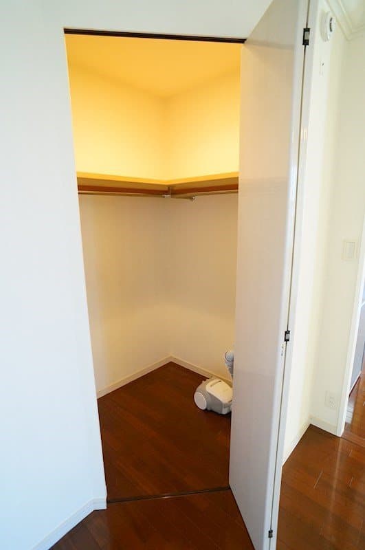 Room image 16