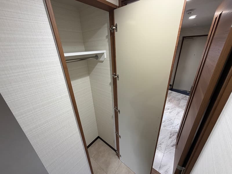 Room image 13