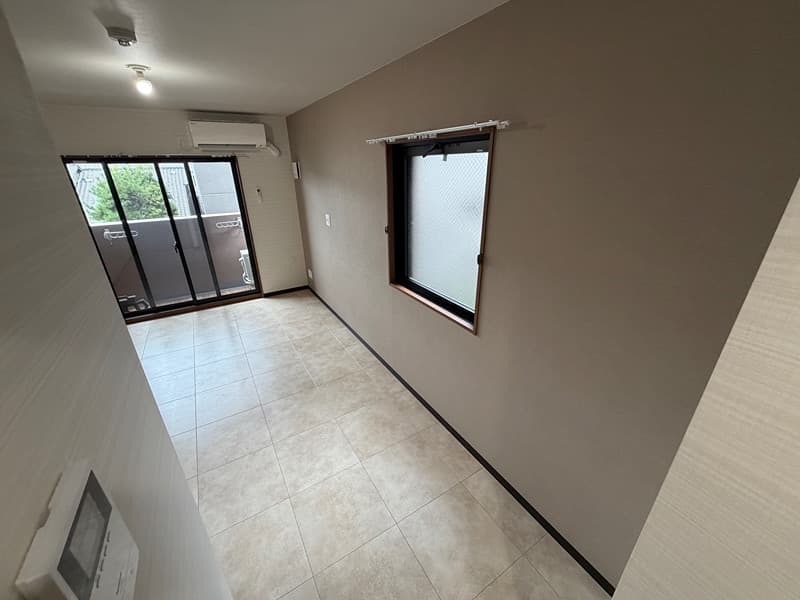 Room image 14