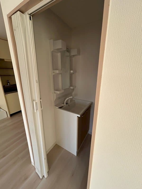 Room image 13