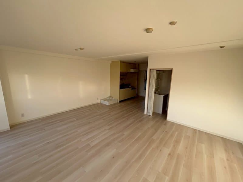 Room image 16