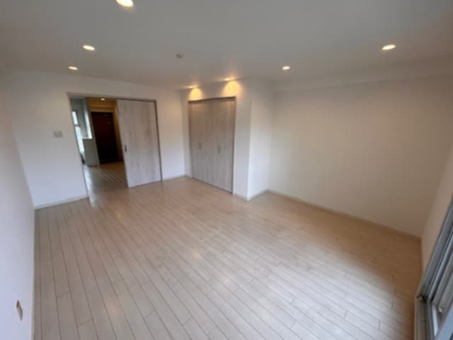 Room image 14