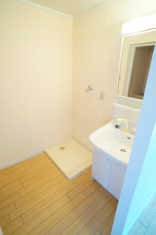 Room image 16