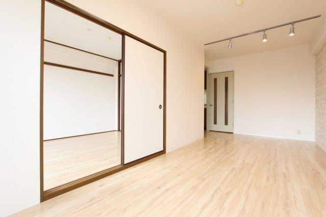 Room image 13
