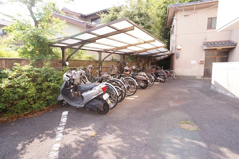 Room image 10