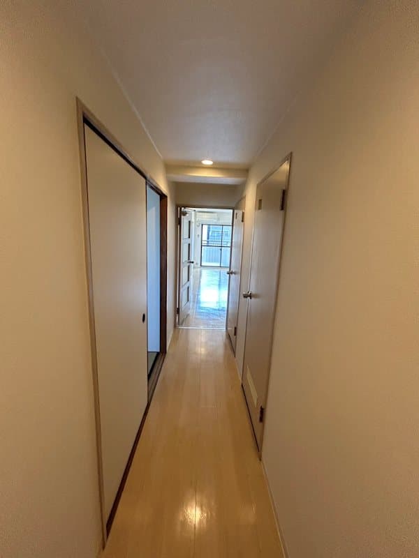 Room image 15