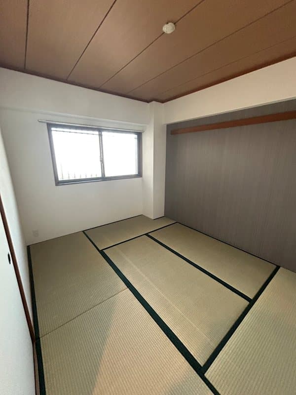 Room image 16