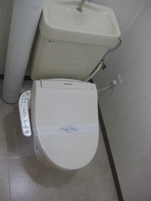 Room image 16