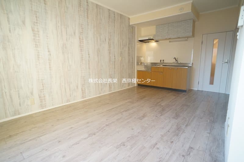Room image 14