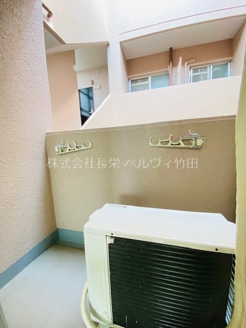Room image 8