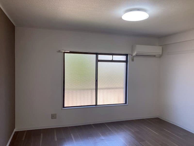 Room image 15