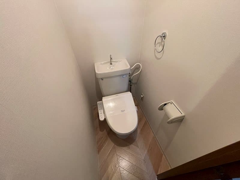 Room image 15