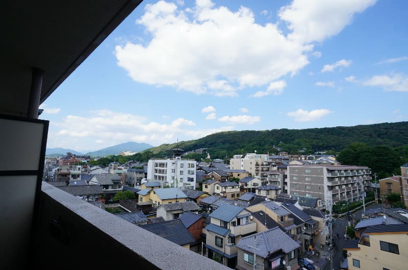 Room image 8