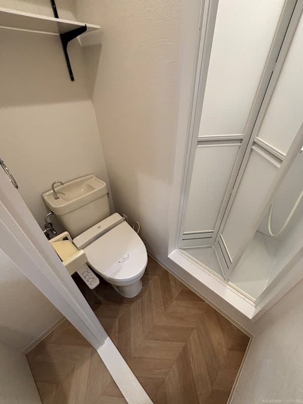 Room image 13