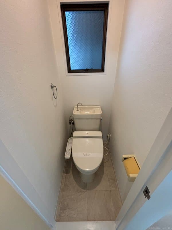 Room image 12