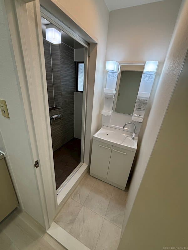 Room image 13