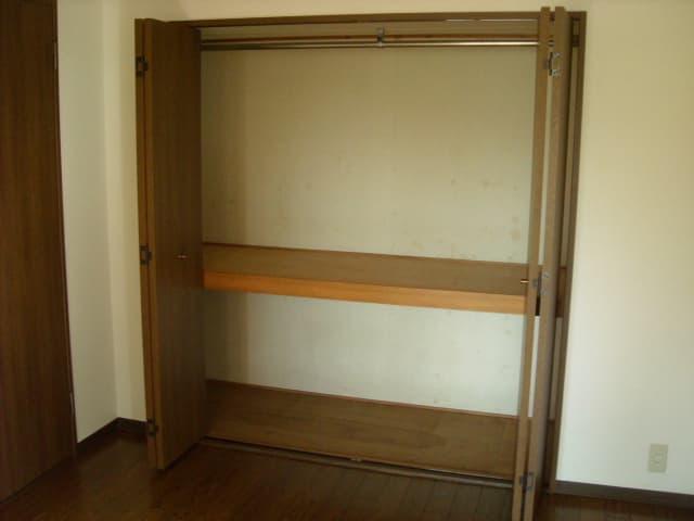 Room image 12