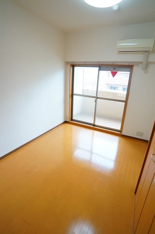 Room image 15