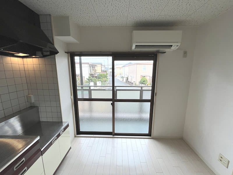 Room image 16