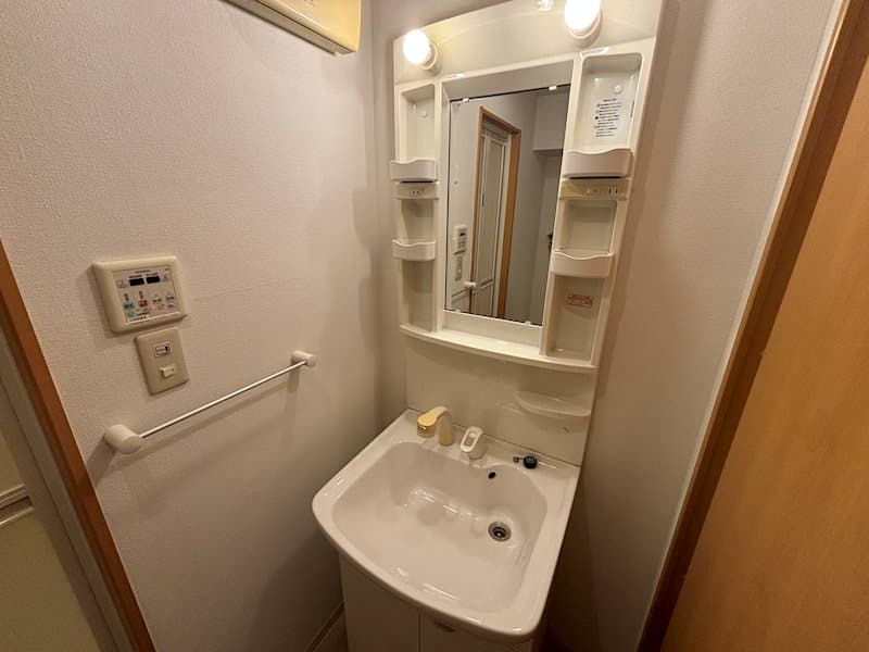 Room image 12