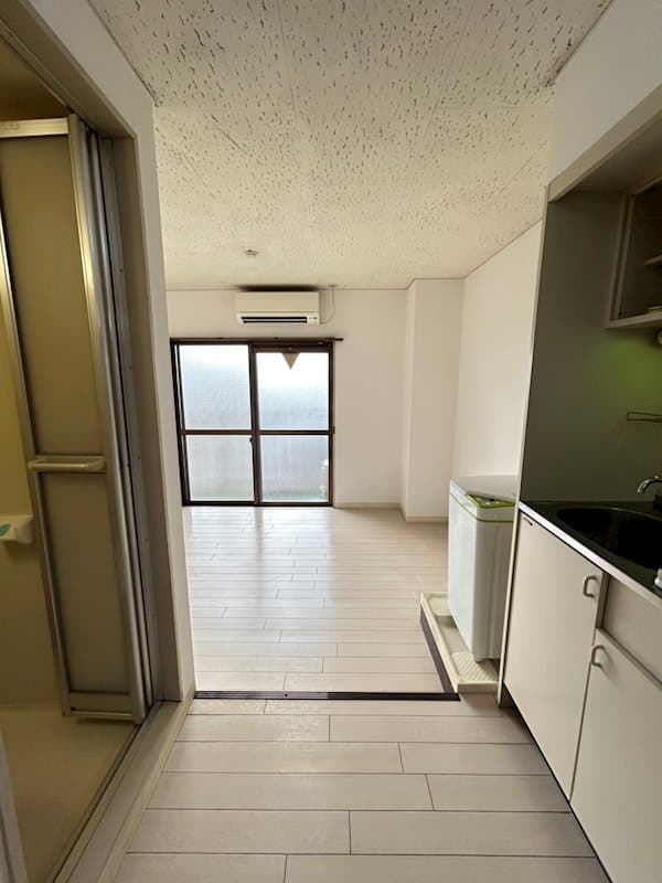 Room image 12