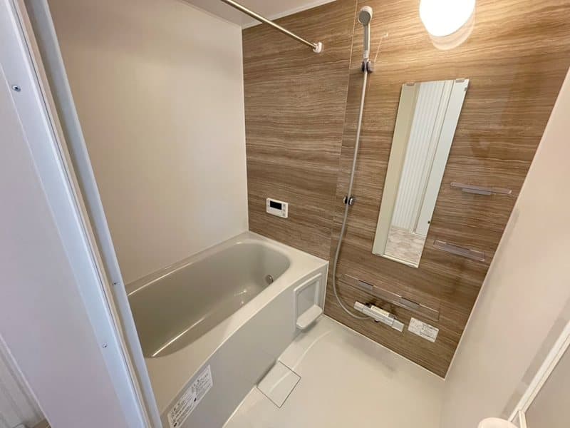 Room image 8