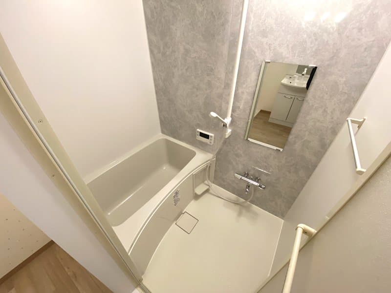 Room image 8