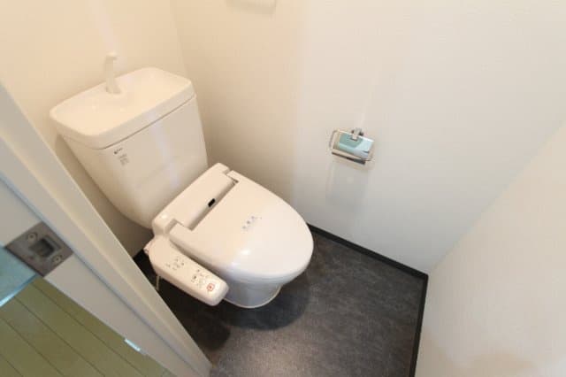 Room image 8