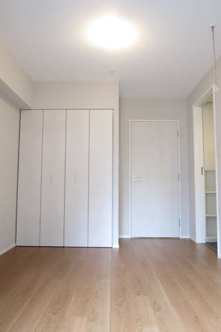 Room image 13