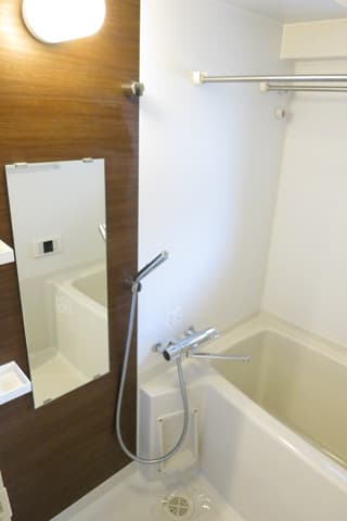 Room image 8