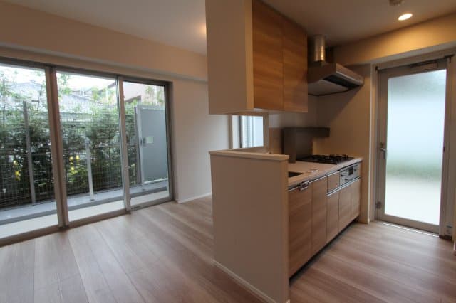 Room image 11