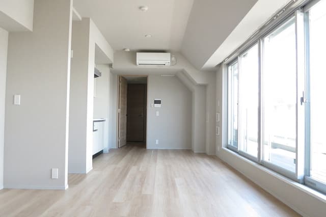 Room image 9