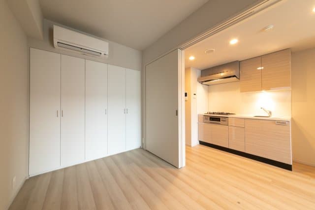 Room image 8