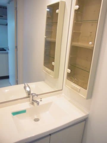 Room image 9