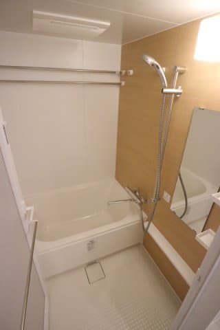 Room image 10