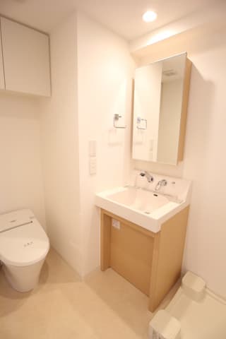Room image 8